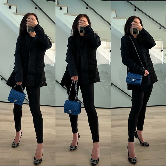 Authentic Chanel Classic quilted Royal blue in lambskin Mini square flap - Picture 3 of 17